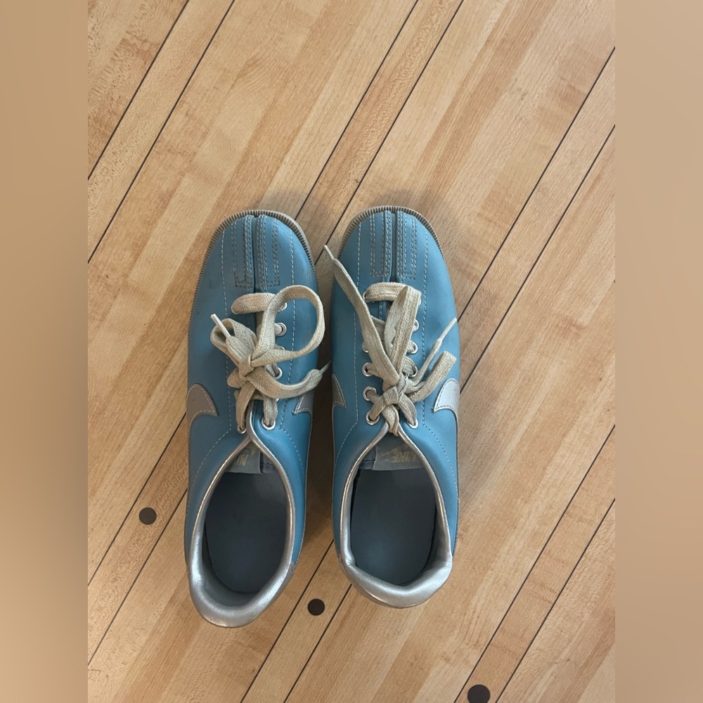 Vintage Nike bowling shoes women’s 7 blue silver